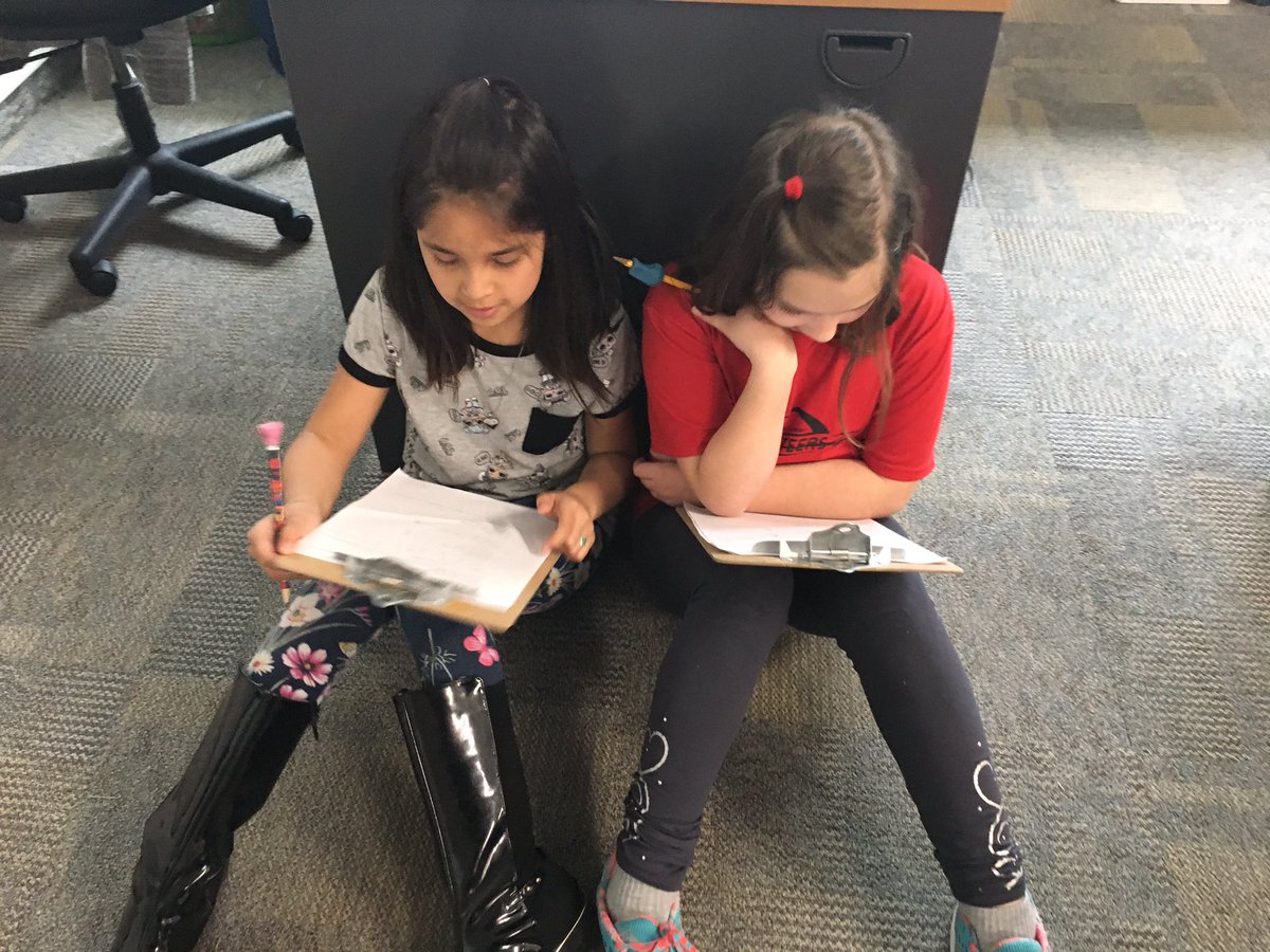 MrsMottsWorld's tweet photo. Mrs. Mott’s class solved math riddles about plane shapes. We love partner work around here! @armstrongacad @GraniteSchools https://t.co/EIukedYcEE
