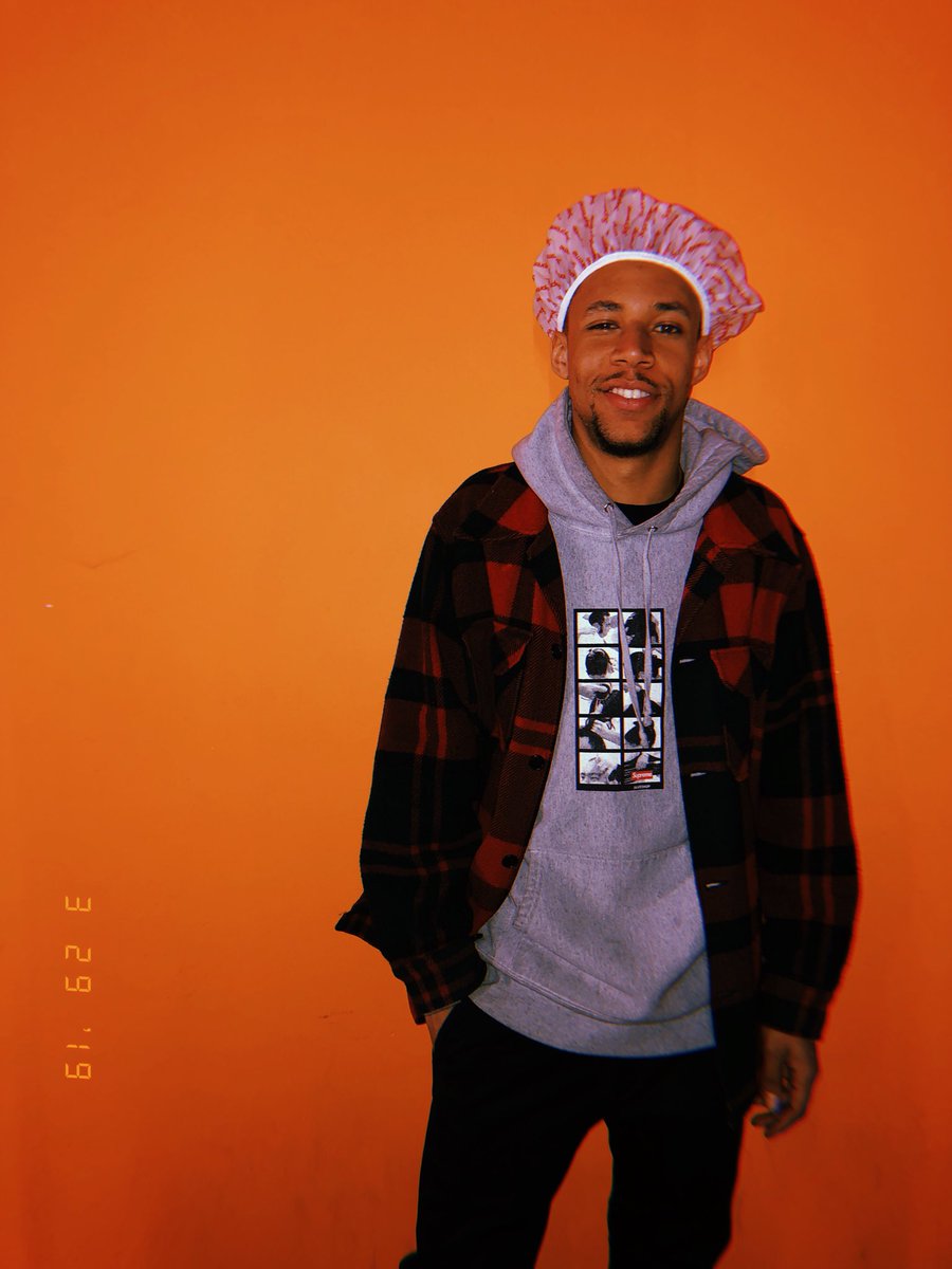 viasimone_'s tweet photo. .@TheHoePhase & @4thand13podcast came on to @BonnetsDurags pod to share everything you need to know to make your sex life lit af.
Thatโs it. Thatโs the episode. Tune in.
Soundcloud: https://t.co/9Yh5QLCpxs
iTunes: https://t.co/RVyat57q27
#bonnetsanddurags #podsincolor https://t.co/5gAX45diVz
