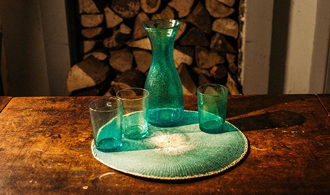 colourstandards's tweet image. Our brand new recyclable, paper placemats team up wonderfully with our glass, available in 6 BCS colours. Entertaining over Easter? Maybe give these a whirl. Available online, link in our bio.
#britishcolourstandard #wovenpaper #entertaining #tabletop #style #eco #papercraft