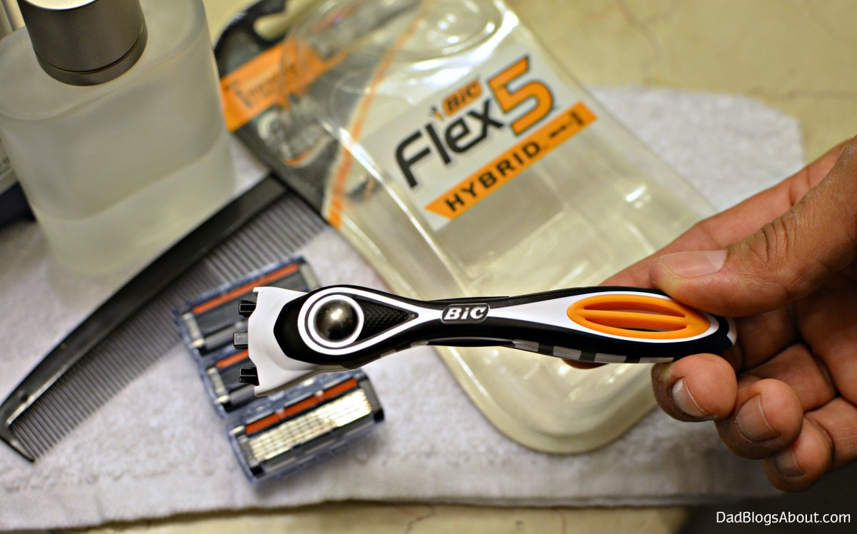DadBlogsAbout's tweet photo. #AD My facial hair is digging with these @bicrazors. Every pack comes with a fresh new handle and 3 refills. Plus, they are great quality and a great price at your local Walmart store. #FlexYourShave and get a coupon here https://t.co/ZumdDQL2j5 to use on your #BICFlex purchase. https://t.co/unpXEt9PDU