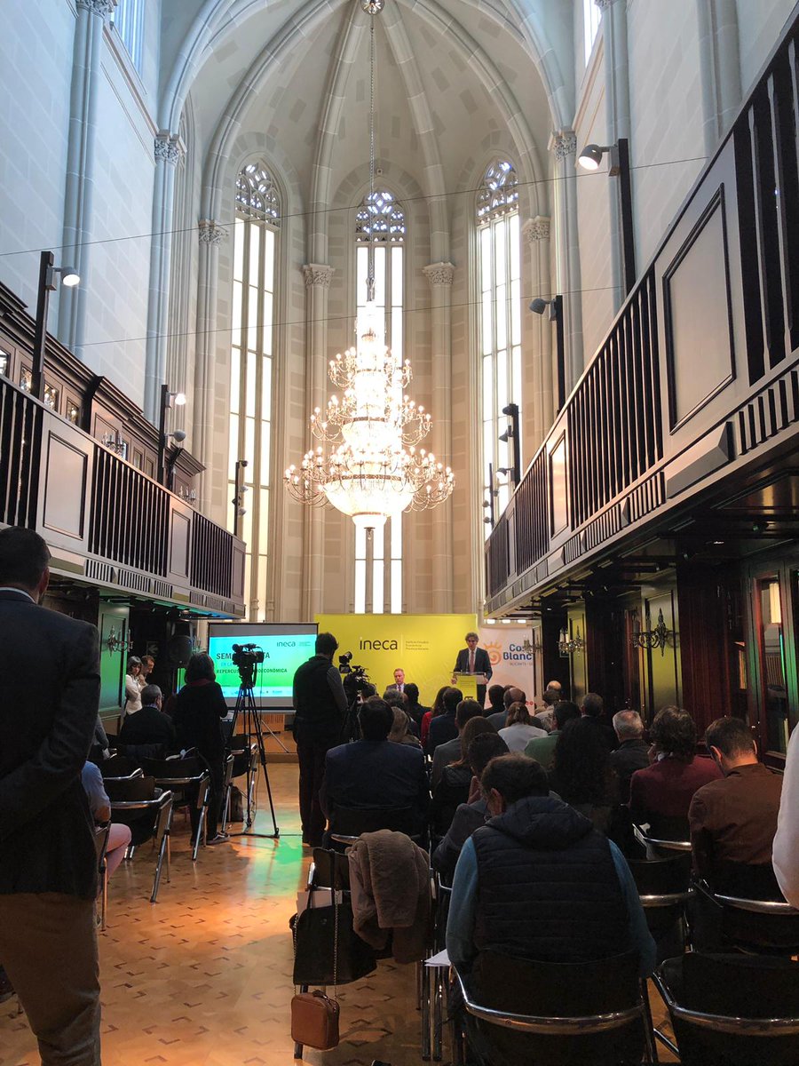 Esatur's tweet photo. Hoy hemos colaborado nuevamente en un evento del Instituto de Estudios Económicos de la Provincia de Alicante (INECA). ¡Muchas gracias por contar con nuestros alumnos de turismo operativo! #eventos #turismo #esatur https://t.co/dd3lkGlAoc