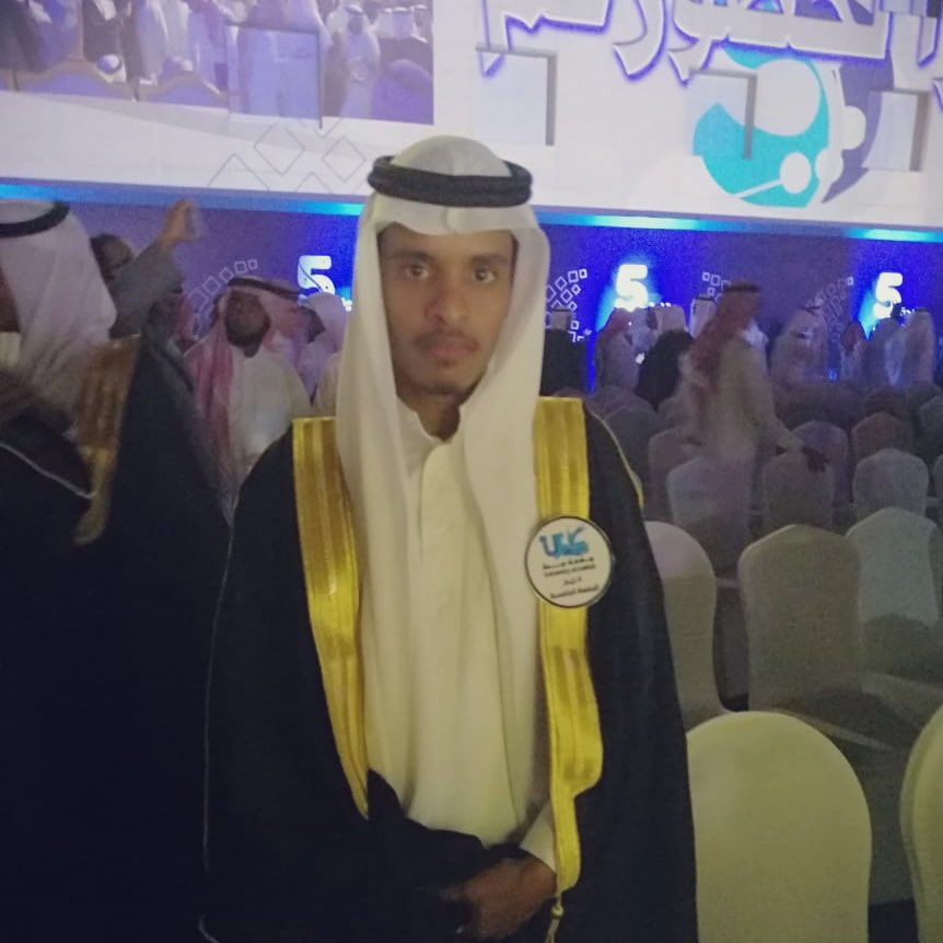 مثابرتك سر نجاحك .. اصرارك سر تفوقك.. وصبرك سر تميزك مبروووك التخرج🎩❤️
