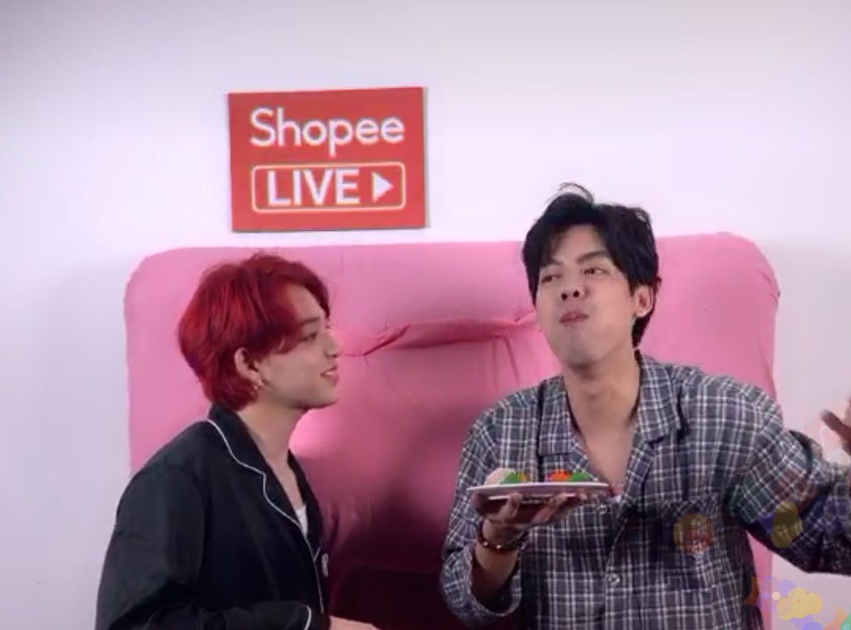 chanhday9199's tweet photo. 💋💋💋💋♥♥♥♥♥
@basjtr @tae_darvid
#bbasjtr #taebas #tae_darvid
#ShopeeLiveTH
#ShopeeLivexSBFIVE
#บาสเด็กอ้วนที่แท้จริง
#เต้ติสชีวิตโลเทค https://t.co/NOVlypDZjW