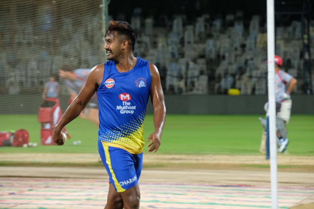 ChennaiIPL's tweet photo. Mini-session at the #AnbuDen! #WhistlePodu #Yellove 🦁💛 https://t.co/TPp0qCqkav