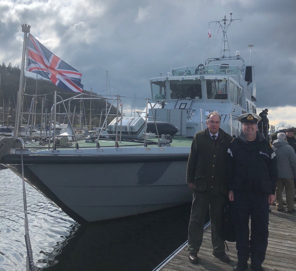 Past Deacons ⁦@petermcc554⁩ Lord Lieutenant Her Majesty’s representative and ⁦@BotfieldColin⁩ Lieutenant ⁦@RNReserve⁩ with thanks to #hmstracker ⁦@RNinScotland⁩ ⁦@TradesHouse⁩ ⁦@DartmouthBRNC⁩ ⁦@RoyalFamily⁩ @FOST ⁦@GlasgowURNU⁩