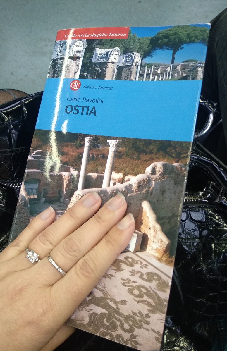 <a href="/MandaranoN/">Nicolette Mandarano</a> <a href="/astridrome/">Astrid D'Eredità💫</a> <a href="/DielleEditore/">Dielle Editore</a> <a href="/museitaliani/">museitaliani</a> <a href="/vignalelab/">uominiecoseavignale</a> <a href="/antoniafalcone/">Antonia Falcone 👷‍♀️</a> <a href="/giovinacal/">Giovina Caldarola</a> <a href="/giobaldasarre/">Giovanna Baldasarre</a> <a href="/MartaCoccoluto/">Marta Coccoluto</a> <a href="/antoniolampis/">antonio lampis</a> Sto in treno, arrivo anch'io! Ho un amico che mi tiene compagnia 😉👇