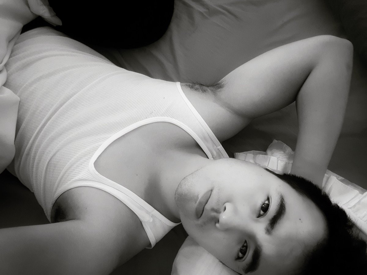 JmWyatt5's tweet photo. Everything is balanced on black and white ❤💪🇵🇭

#Pinoy
#Bedmode https://t.co/EIKDFG5ObX
