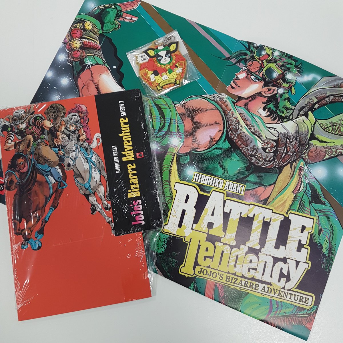 🎁 Concours Flash Jojo’s Bizarre Adventure 🎁
Pour participer : Follow @Delcourt/Tonkam et commentez ce post en mentionnant un fan de JJBA !
1 gagnant qui remportera un poster, un porte clé et un kit de stop-pile !
Fin du concours : 9/04/2019

Réglement : editions-delcourt.fr/images/concour…
