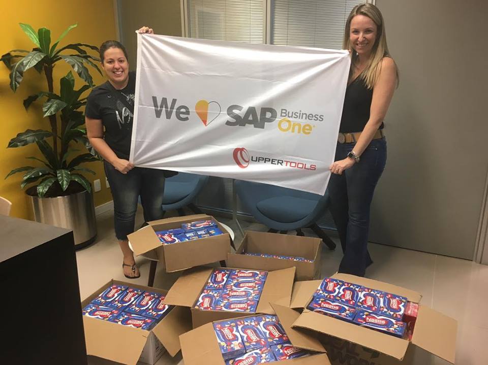 Uppertools's tweet photo. A Uppertools juntamente com seus colaboradores se engajou na causa da Amizadaria Solidaria na arrecadação de caixas de bombons para alegrar a Páscoa de crianças carentes. Agradecemos a participação de todos e no total foram arrecadadas 150 caixas. #solidariedade #Uppertools https://t.co/O8D5fR0RPi