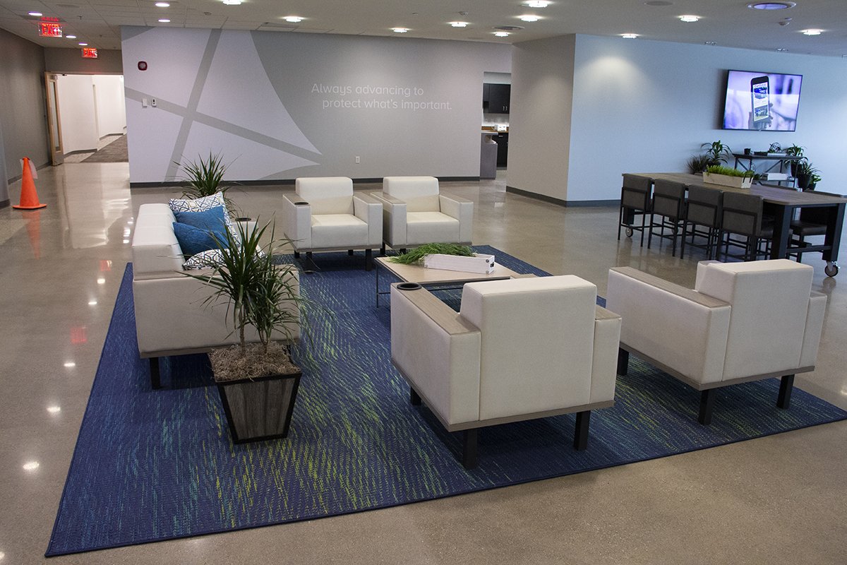 BerryGlobalInc's tweet photo. Our ribbon-cutting ceremony recently revealed the grand opening of Hub 67, our new employee lounge. This space features #treadmillworkstations, cocoon-style workspaces, and comfortable seating overlooking the city- all enhancing the employee experience. https://t.co/Th3f03AgO3