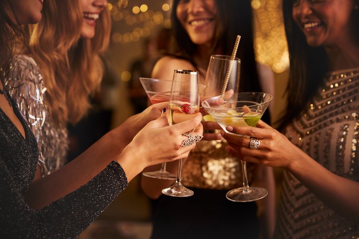 lizlockerman's tweet photo. 4 Cocktail Party Tips for Newbies https://t.co/B4ZrLaAKvJ https://t.co/swGPC42uyK