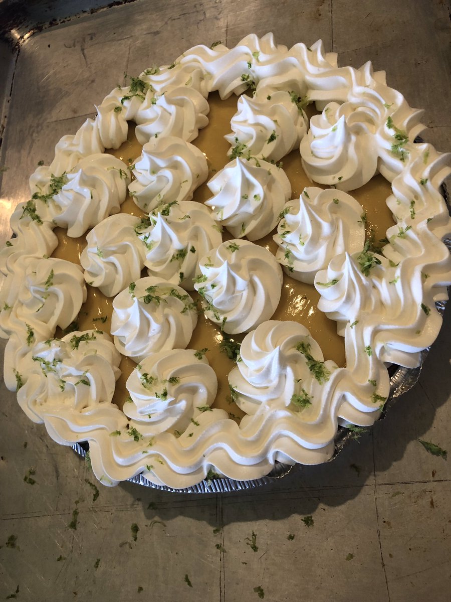 LuvinOvenCaters's tweet photo. A Key Lime Pie for a Happy Birthday! Yummy #staugustine #jacksonville #stjohnscounty #supportlocal #florida #lovefl #igersjax #voidlive #totallystaugustine #luvinovan #luvinovencaters #datilpepper #flaglercollege #luvinoven https://t.co/p8rGG6M5rk
