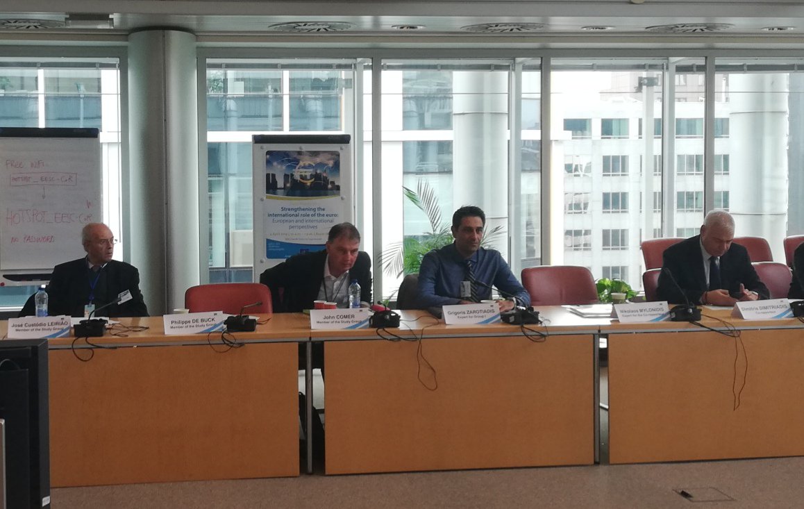 ipsipolis's tweet image. Στις Βρυξέλλες ο @Zarotiadis παραβρέθηκε ως ειδικός σύμβουλος για τη σύνταξη της σχετικής γνωμοδότησης της ΕΟΚΕ για την κρίση του ευρώ.Ο επικεφαλής της ΔΚΘ #Υψίπολις συζήτησε τις δυνατότητες αναπτυξιακών πολιτικών σε περιφερειακό και δημοτικό επίπεδο. 
bit.ly/2FVw1nM