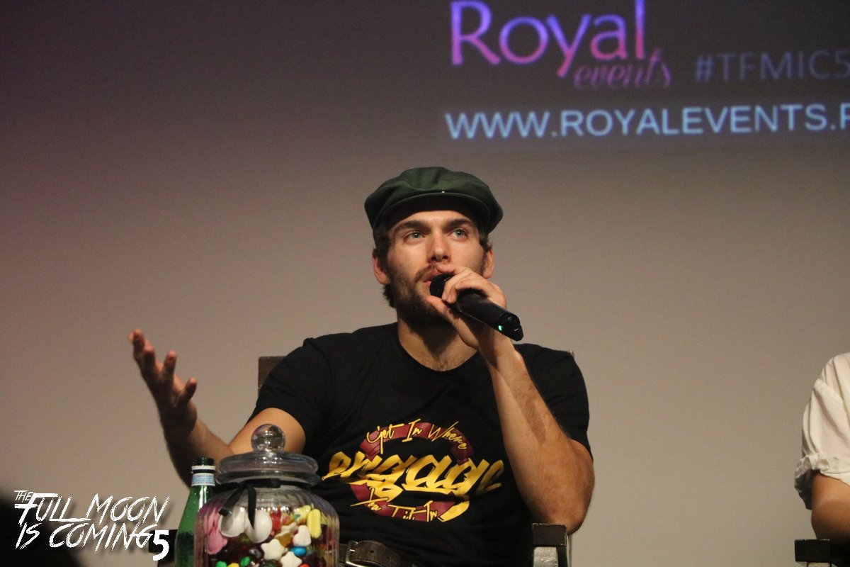 SprayberrysFR's tweet photo. 🇫🇷 Photo du jour provenant de Royal Events lors de la Convention #TFMIC5
🇬🇧 Photo of the day from Royal Evants at #TFMIC5 https://t.co/BWWZ5JS8rw
