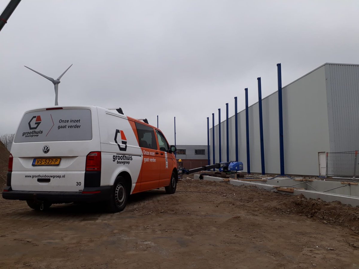 GroothuisBG's tweet photo. UPDATE VAN DIJK TRANSPORT KAMPEN | De vaart zit erin bij Van Dijk Transport in Kampen. Vorige week zijn we gestart met de montage van het staal. #onzeinzetgaatverder #vandijktransport #kampen #staal https://t.co/DJRWaC0QUU