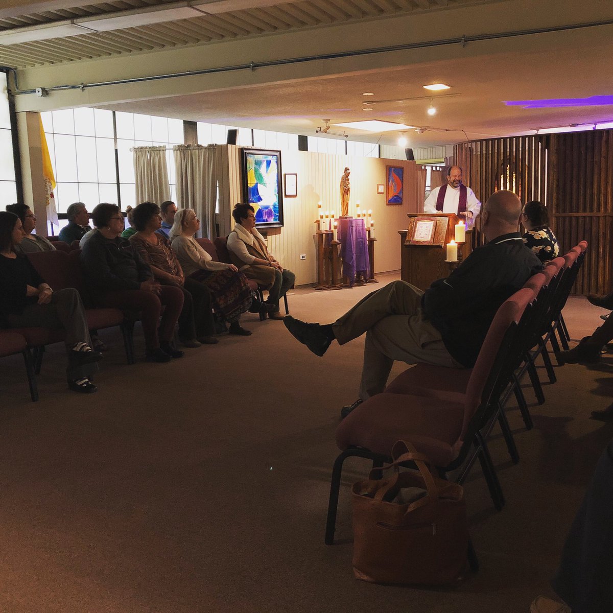 BishopMcNamara's tweet photo. Praying together as a family is the best way to start the day.

On a regular basis, members of our faculty and staff gather in our chapel for morning Mass before the school day kicks off.

#catholicschool #schoolprayer #schoolculture #schoolfamily https://t.co/uDagLS0Onv
