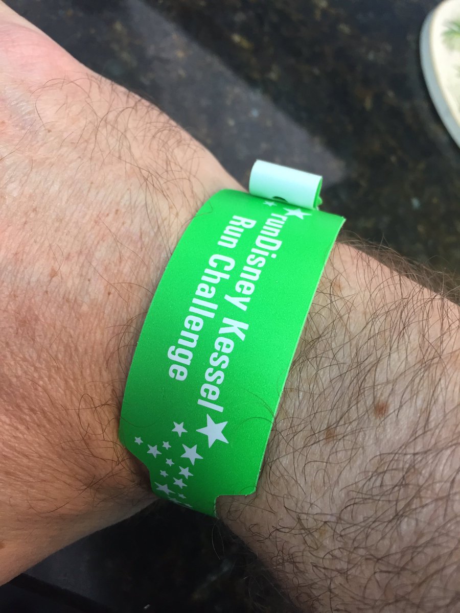 BazTastic77's tweet photo. Accessories! #KesselRunChallenge #StarWarsHalf https://t.co/tsU0cYBOwB