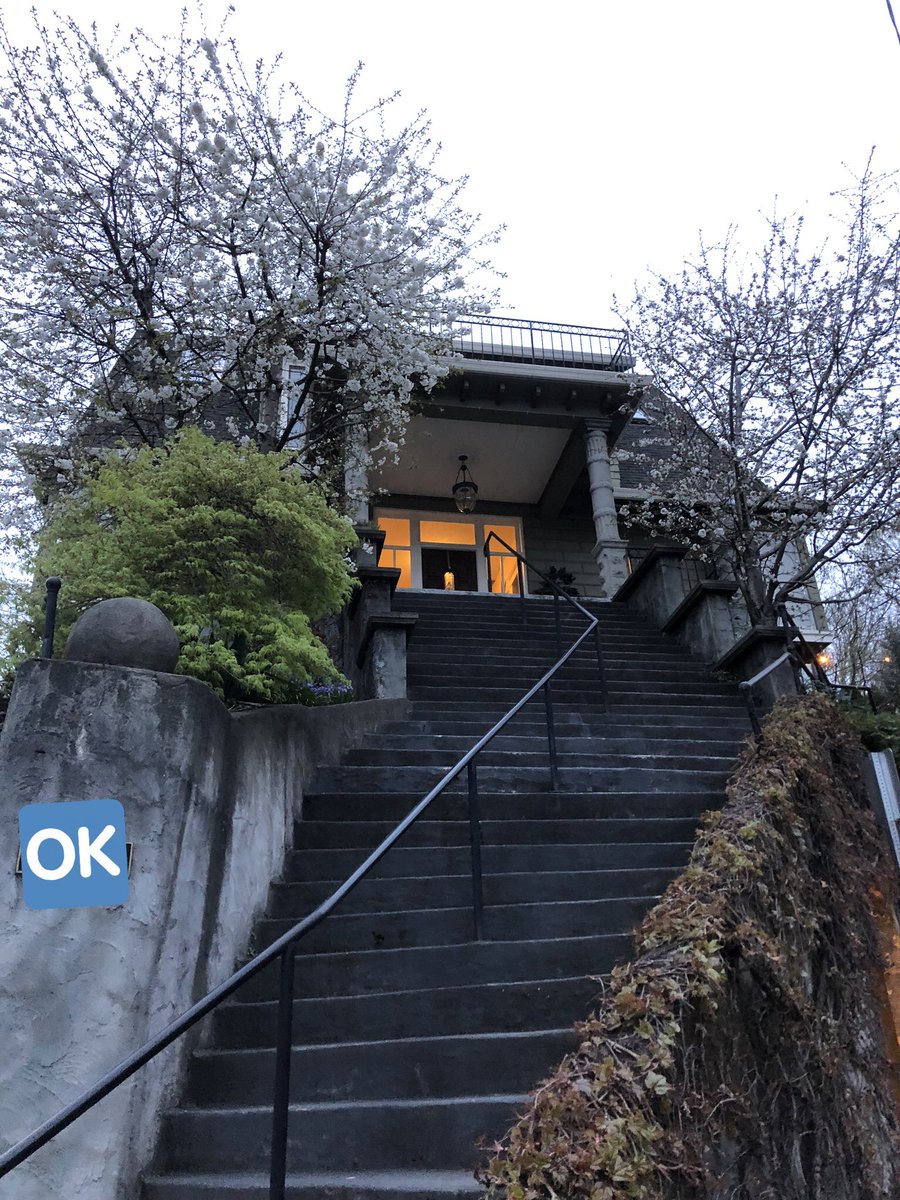 nikkinikkikawai's tweet photo. I can’t get over this house... I would literally let my fingers break off rather than make 2 trips to the car for groceries #sosteep https://t.co/OzsAP0k0Wx