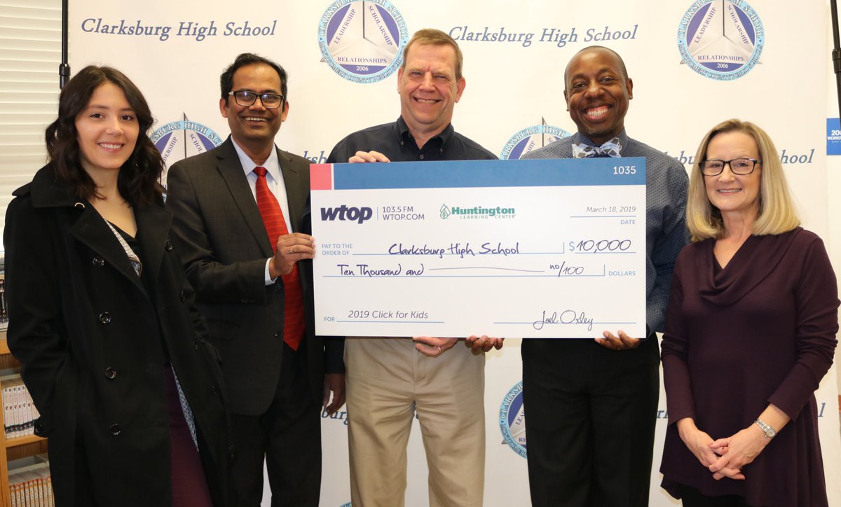 Cburg_Coyotes's tweet photo. Thank you to @WTOP and @HuntingtonHelps for their dedication to Clarksburg High School and $10,000. Thank you to the Clarksburg community for helping secure the win! The $$$ will go directly to school projects and programs supporting students. #ClickforKids #CoyotePride ๐บ https://t.co/ufJRgrRYfg