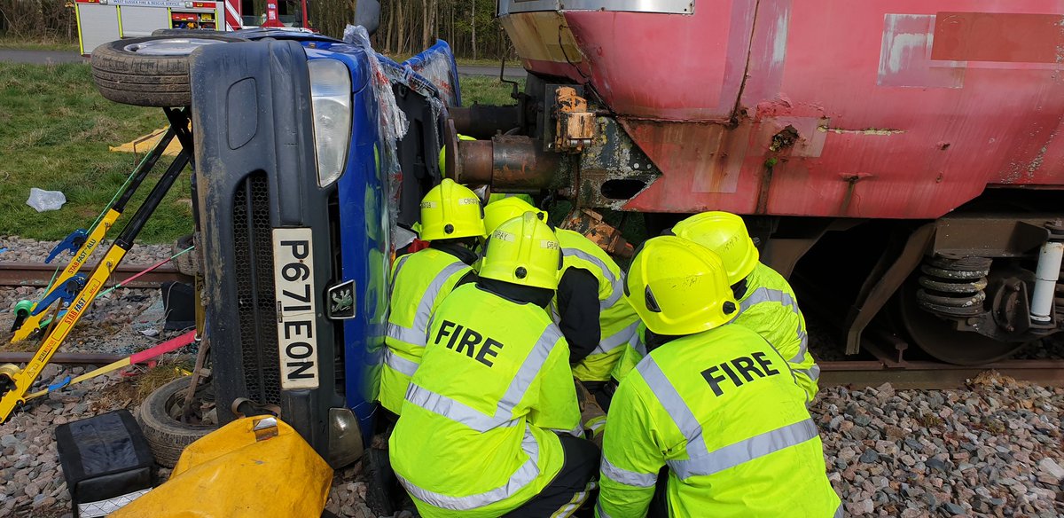 lclarke1984's tweet photo. What a few days it has been @FSCmoreton with @WSFRS_TDA giving firefighters more exposure and experience
I really do have the best job! 
Even if we did have all for seasons of weather? 
#training #Firefighters @WestSussexFire https://t.co/wjhUG5XxlV