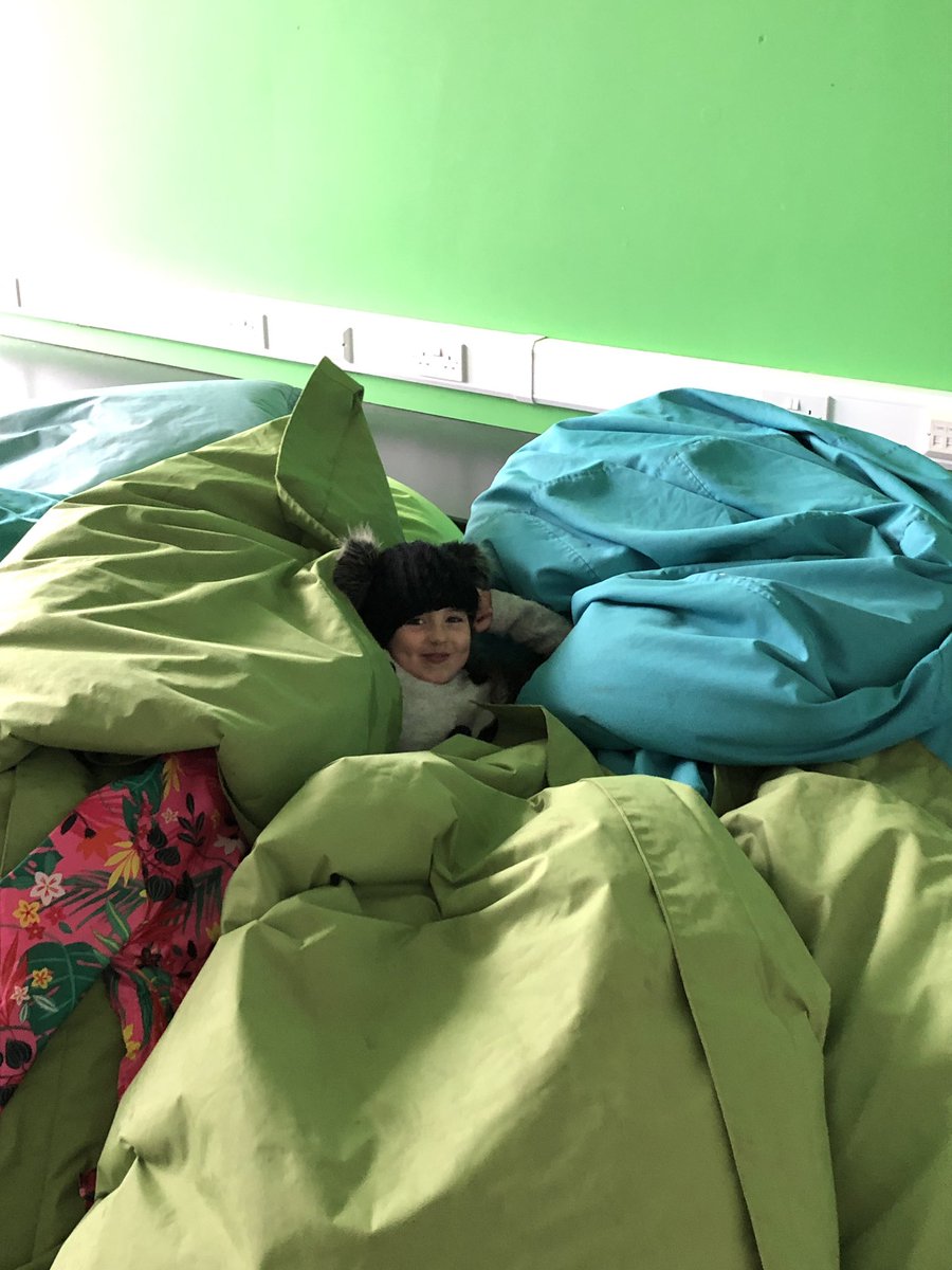 Northway_PE's tweet photo. Out of the cold and wet and enjoying a bit of down time now. Looks comfy eh? 😂😂😂 #chill #relax #DownTime https://t.co/tNwgTGwwlv