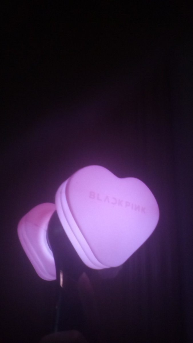 Gezzchan's tweet photo. A escasos minutos del comeback de #BLACKPINK 

#KILLTHISLOVE ya casi en nuestros oídos y retinas *-*
#BLACKPINKInYourArea https://t.co/k1v4th3ibc