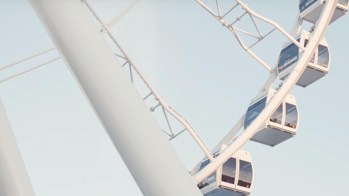 _MetroCreative_'s tweet photo. Another week is winding down, we're past hump day, it's Thursday! @legranderoue #montreal #ferriswheel #video #videoproduction #onlinevideoproducer #topvideo #4k #video #videooftheday #videomaking #videogram #videoedits #videogram https://t.co/6eB1VdxsD7