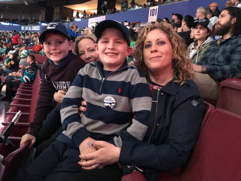 GeriConroy's tweet photo. 1st Ice Hockey Game @Canucks on Tuesday night and what a game it was! We all loved it! 💙 https://t.co/tYIhGgYeFc