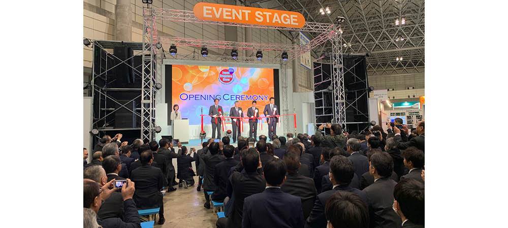 kokusaishogyo's tweet photo. #日本チェーンドラッグストア協会 #JAPANドラッグストアショー #ドラッグストアショー #PG #アリエール #ソフィ #チャームナップ #ナチュラルムーニー #ユニ・チャーム #JACDS 日本チェーンドラッグストア協会 ― 健康寿命の延伸に向け第19回JAPANドラッグストアショー開催 https://t.co/EIVT1KxBgL https://t.co/xfGzyzT9kw