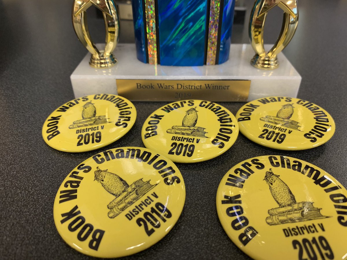 NMMSLibrarian's tweet photo. District 5 is getting ready for tomorrow’s big day! We can’t wait for Book Wars VI tomorrow!! @rheller916 @TPMSlibrary @MC_EasternMS @LSchartiger #slmp18 @MollerMichele https://t.co/Lx789rLw9F