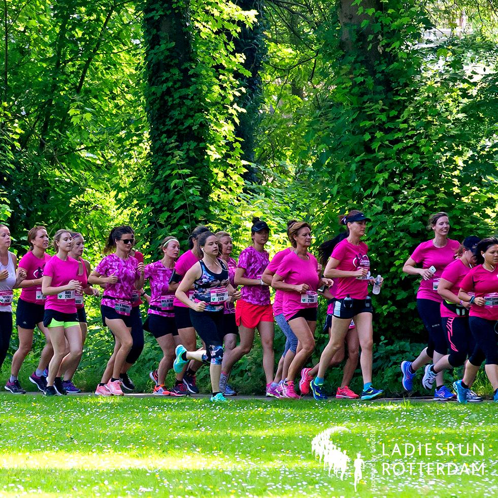 Samen lopen is veel leuker! Met wie loop jij de Ladiesrun Rotterdam? 👇🏼

💛 Loopmaatje(s)
❤️ Familielid
💜 Vriendin(nen) 
💙 Partner 
🧡 Buurvrouw 
💚 Collega(‘s)