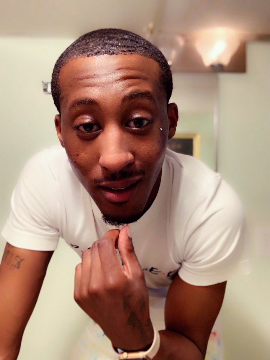 IAmDaKiddTonio's tweet photo. E•F•F•O•R•T•L•E•S•S•L•Y https://t.co/T9b2IWhOZO