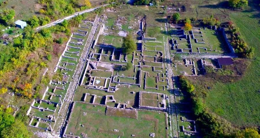 AlbertoSoaveGE's tweet photo. Inaugurazione del Sentiero Europeo E1: Traversata Archeologica da Alba Fucens a Tagliacozzo https://t.co/lS1fbOQuVW https://t.co/Lfc2Nii5Fm