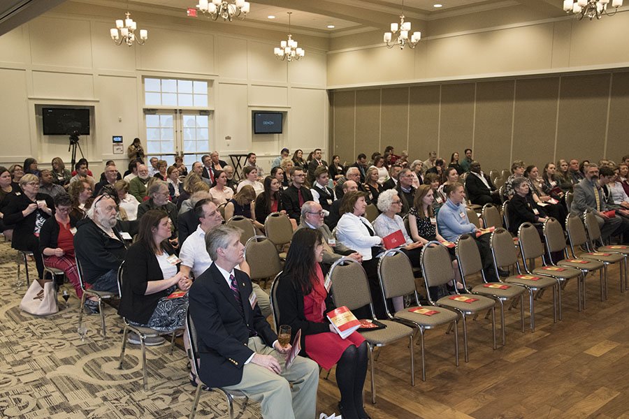 UCBlueAsh's tweet photo. We celebrated the Distinguished Awards last night at Cooper Creek, honoring individual faculty, staff and alumni for their outstanding dedication, scholarship, student-centeredness &amp; service. Here are a few photos, lots more are on our Facebook page. #UCBA #DistinguishedAwards https://t.co/0L0azyfX4S