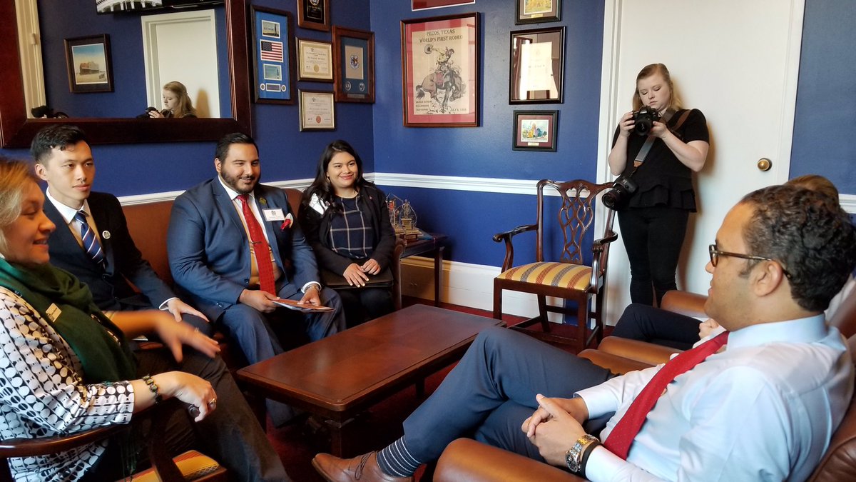 NPCA's tweet photo. Near or far, thanks to the hundreds of you that spoke up for our national parks yesterday! And a big thanks to those that came all the way to D.C. to speak with their Congress members and celebrate our Centennial. See more at https://t.co/0Hd93XkACN #YourParksYourTurn #NPCA100 https://t.co/vtZxxQpnsZ