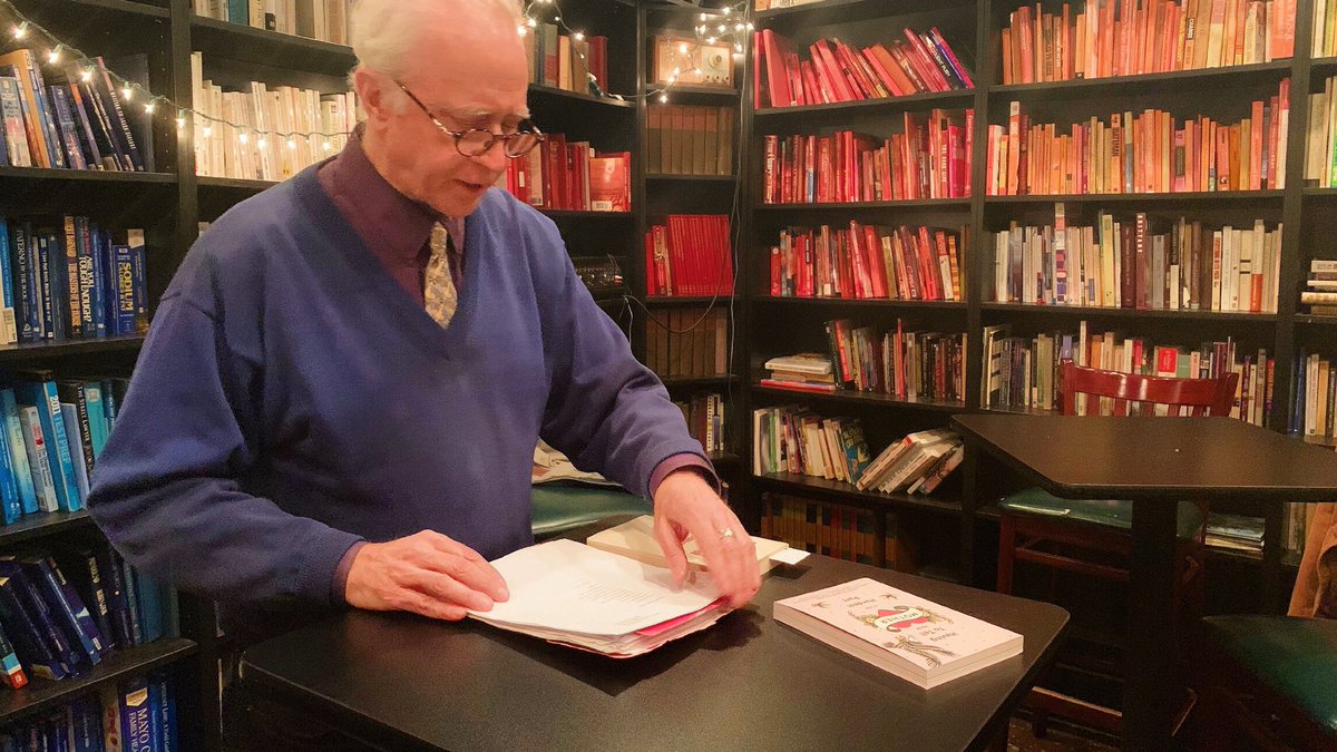 826DC's tweet image. Thank you to everyone who joined us last night at @petworthcitizen for the April #lowercase, and to our Featured Reader, poet Gregory Luce! Such a wonderful way to ring in #nationalpoetrymonth. 

Want to read at the next lowercase on May 1st? Email us at lowercase@826dc.org.