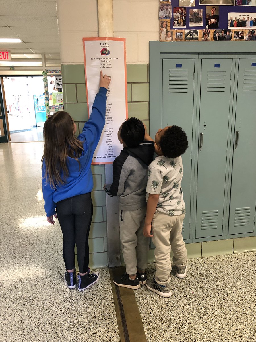 MrsSoaresOTES's tweet photo. Ss stopping to read their favorite poems in the hallway on our Poetry Walk.. thank you @BookwormBurnett for all you do ππΌππΌ #NationalPoetryMonth #OTESpride #OTESfutureready https://t.co/ByhKJqdgNN