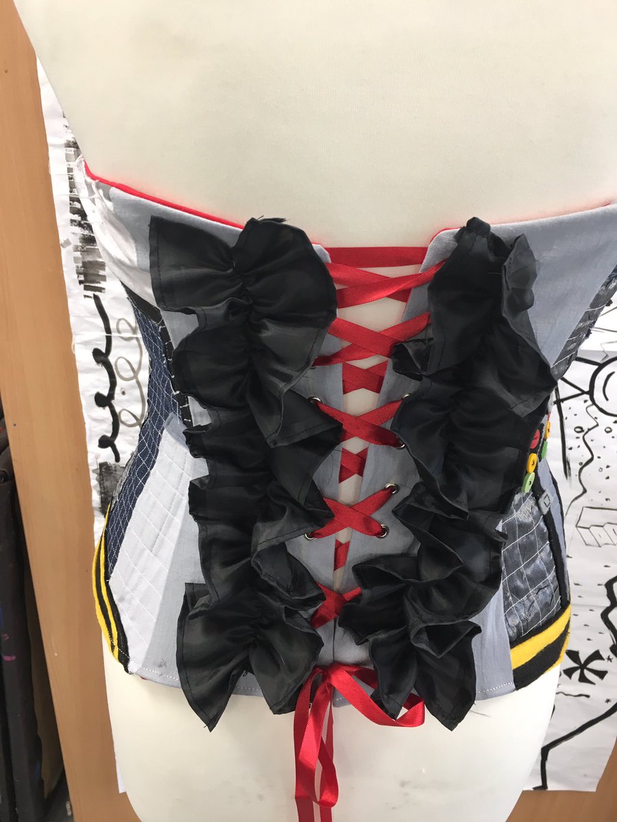 What an absolutely fabulous corset made by Erin in year 12, based upon the theme of Journeys. Such great accuracy and a superb range of skills. #AmbitiousandProud #arttextiles #journey #greatskills @ChiswickSchool