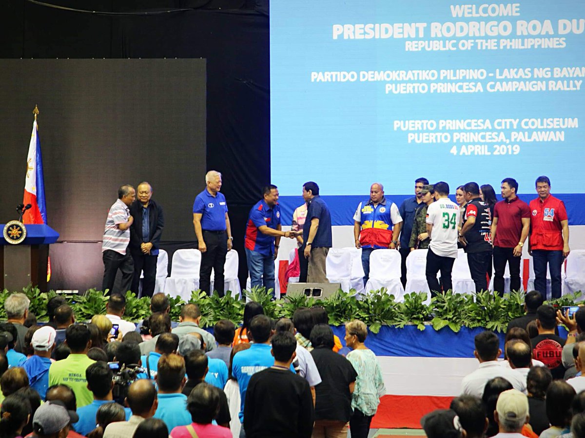 jvejercito's tweet photo. #MrHealthCare IN PALAWAN
Partido ng Demokratiko Pilipino-Lakas ng Bayan (PDP-LABAN) Campaign Rally in Puerto Princesa, #Palawan with President Duterte and fellow senatorial candidates.
#26Ejercito #SenJVServes #SenJVParaSaBayan https://t.co/5AH1VftGM4