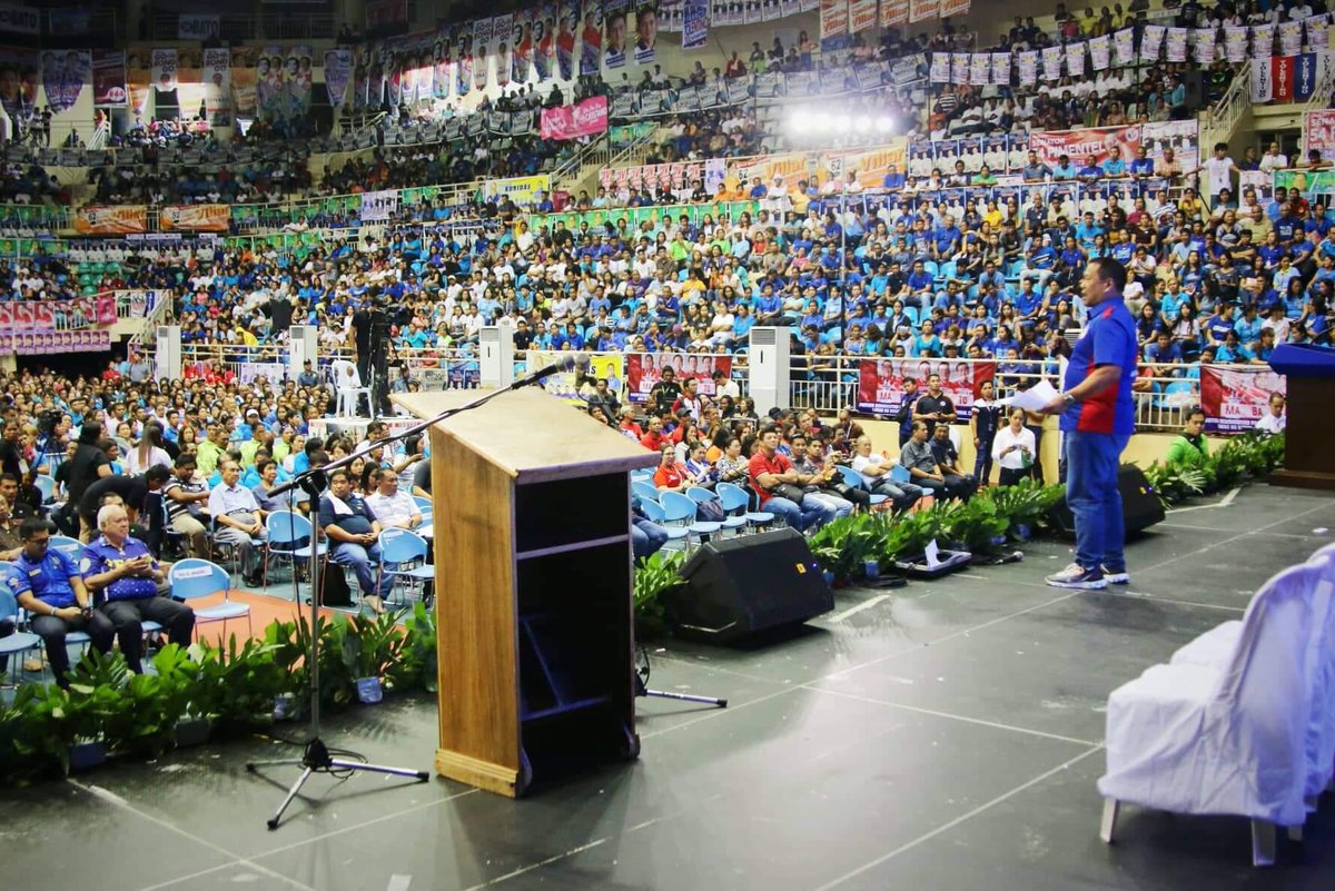 jvejercito's tweet photo. #MrHealthCare IN PALAWAN
Partido ng Demokratiko Pilipino-Lakas ng Bayan (PDP-LABAN) Campaign Rally in Puerto Princesa, #Palawan with President Duterte and fellow senatorial candidates.
#26Ejercito #SenJVServes #SenJVParaSaBayan https://t.co/5AH1VftGM4
