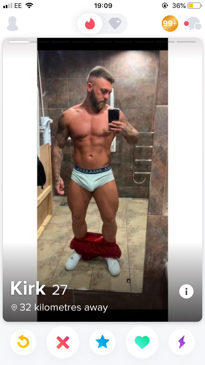 парень из тиндера. аферист из tinder фильм 2022. парень из тиндера. фото парней тиндер. тиндер парни.