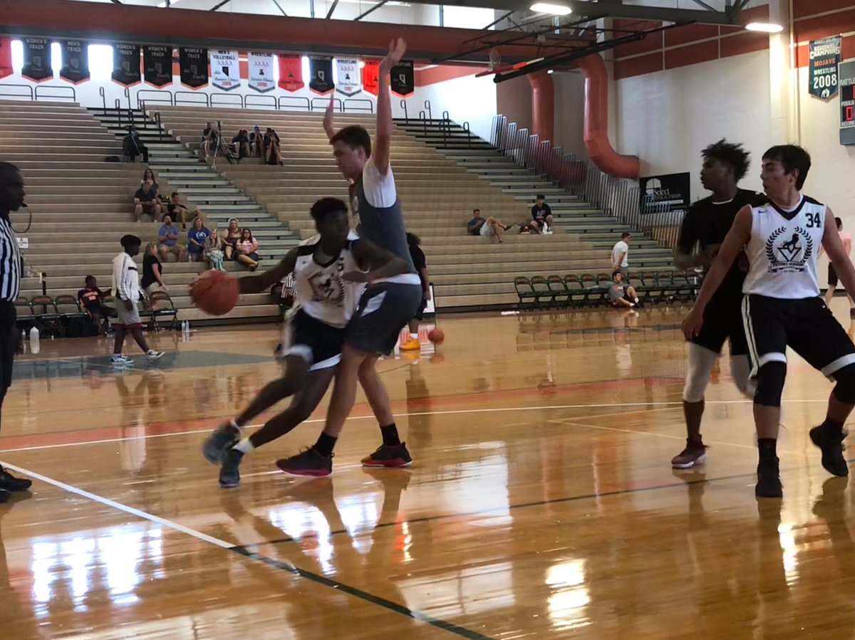 victoryacademyb's tweet photo. FIRST Senior group.. #congratulations to @ari_tolb3rt aka #5star #⭐️⭐️⭐️⭐️⭐️ congrats on making District-5-6A Honorable Mentions.A quiet Leader with an eye for the exquisite things in life!! Just remb don't let anyone put you in a 📦#finerthings #victoryacademybasketball https://t.co/99Td8I8dIM