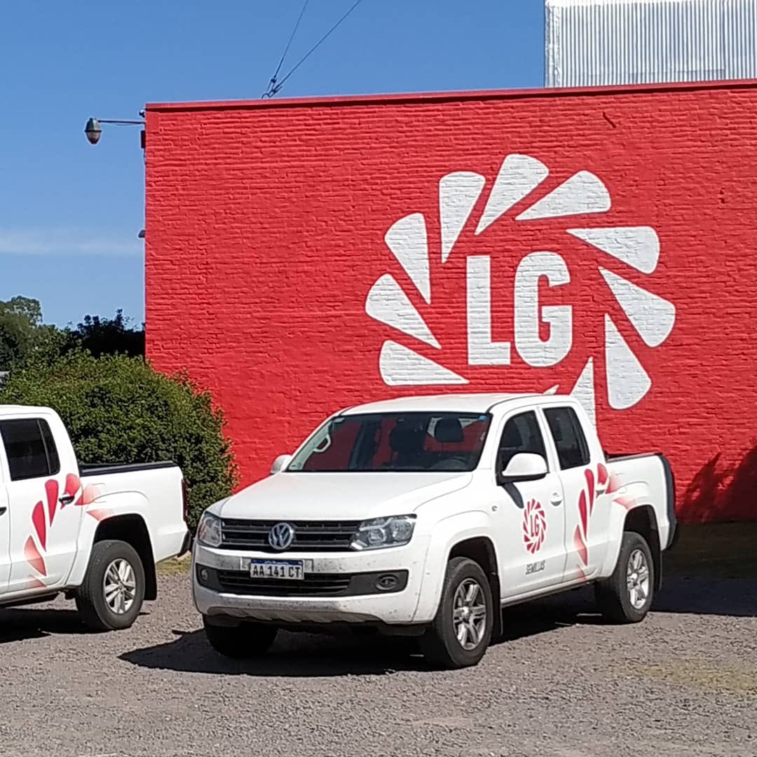 lgsemillas's tweet photo. Más fotos de la jornada histórica que se vivió ayer en Pergamino. #VamosJuntos #SURSEM y #Limagrain bajo la misma marca LG SEMILLAS https://t.co/6NnlRIQ4AZ