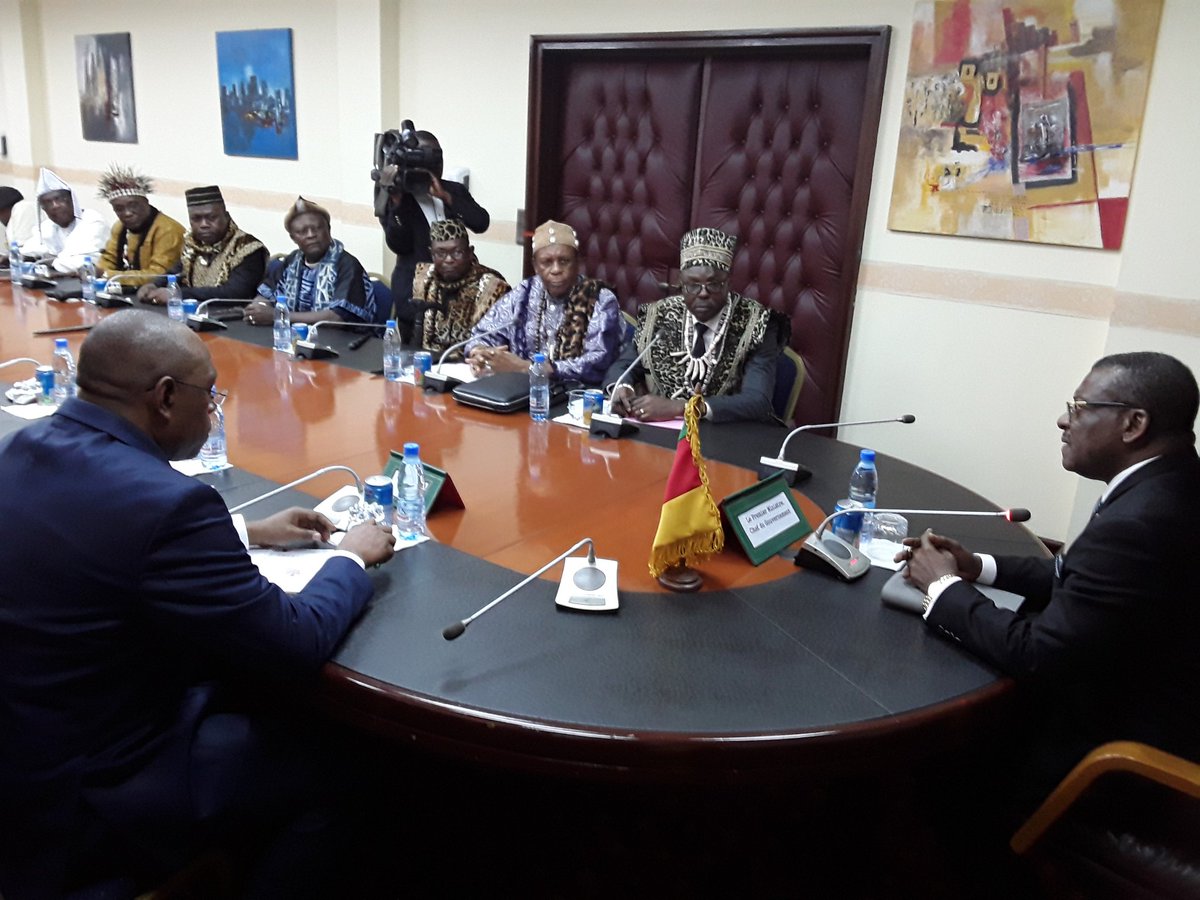 Pm237Services's tweet photo. #Audience_Immeuble_Etoile
Le Conseil Panafricain des Autorités Traditionnelles et Coutumières d'Afrique #CPATC a rendu une visite de prise de contact au @CameroonPm237 DION NGUTE et lui a affirmé sa disponibilité à oeuvrer à ses côtés pour la consolidation de la paix au #Cameroun https://t.co/bTcZAxyFGz