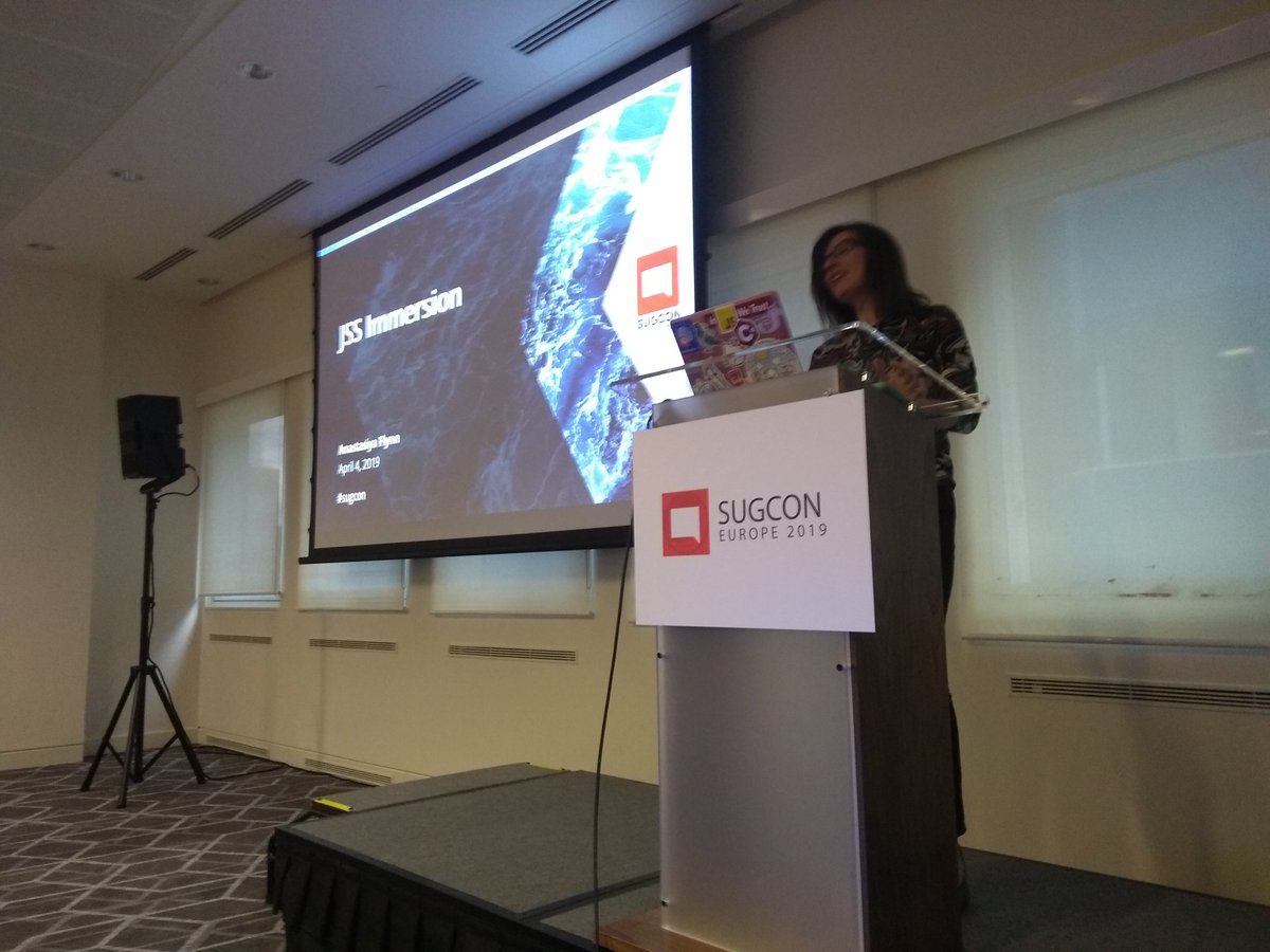 A full house for <a href="/AnastasiyaFlynn/">🇺🇦 Nicole Flynn 🇺🇦</a> and her #SitecoreJSS immersion talk at #SUGCON!!!