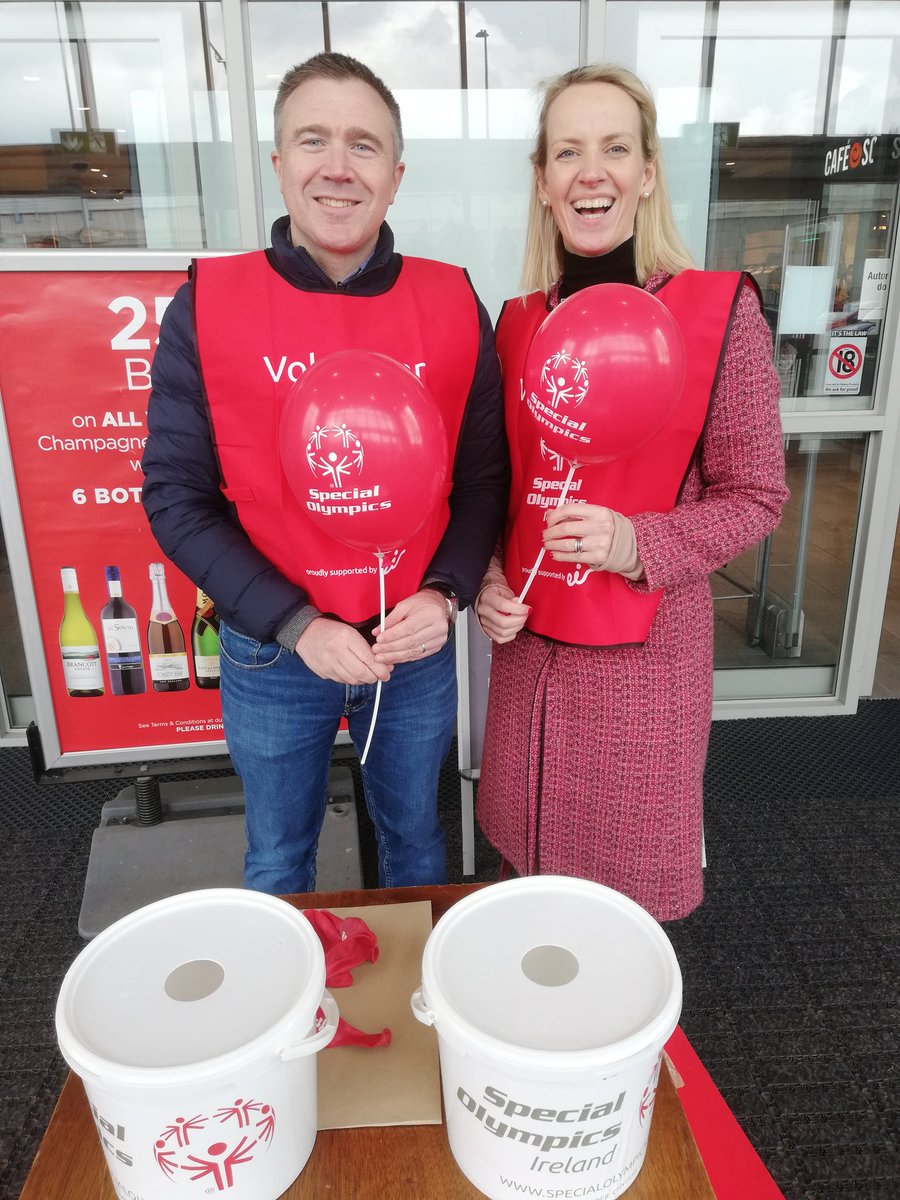 finbarrsheehan's tweet image. Supporting @SO_Munster #collectionday @dunnesstores #bishopstowncourt @AngelaHarrisHR #Iwork4Dell &amp;amp; @ColmBarry_Murph @CIT_ie #CSR @DellEMCUKI