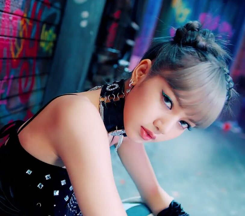 Lisa pictures. Лалиса Манобан. Lisa BLACKPINK. Кпоп лиса Блэк Пинк. Лалиса Манобан Kill this Love.