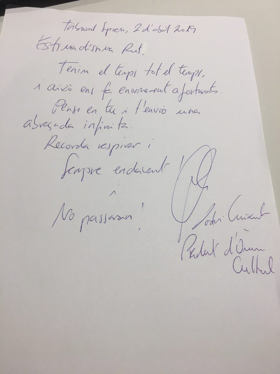AlertaSolidaria's tweet photo. "Estimadíssima Rut..."

Des del cor de la bèstia, al Tribunal Supremo espanyol, el president d'@omnium i pres polític català @jcuixart envia salutacions d'ànim a la companya antifeixista

#AntifaAlCarrer
#RutLlibertat https://t.co/VYyHACuhdr