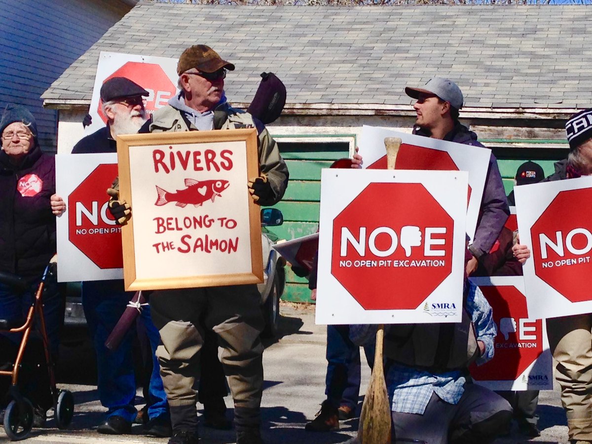 EACwilderness's tweet photo. Happening right now. Over 50 protestors at opening of Atlantic Gold's new "community relations" office in Sherbrooke, #NovaScotia. The community is speaking: No open pit gold mine next to St. Mary's River! NOPE! 👎
#nspoli #cdnpoli https://t.co/q1hDCgZue3
