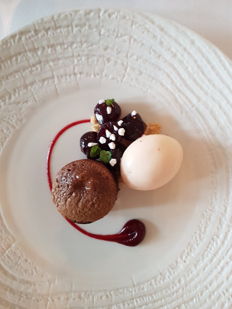 CathCouzensPR's tweet photo. Delicious dining @FoodAtFishmore @fishmorehall today. Thanks to all the team!
#Foodie #Ludlow #HotelPR #PerceptionLoves https://t.co/CUbNILpYlv
